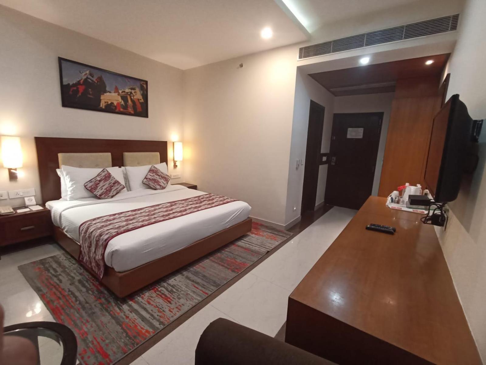 Ramada By Wyndham Varanasi Katesar — Photos 3